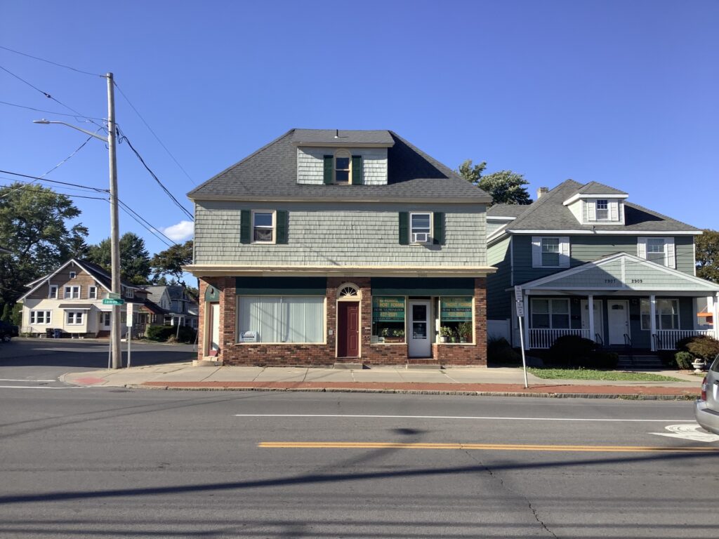 2901-2905 James St